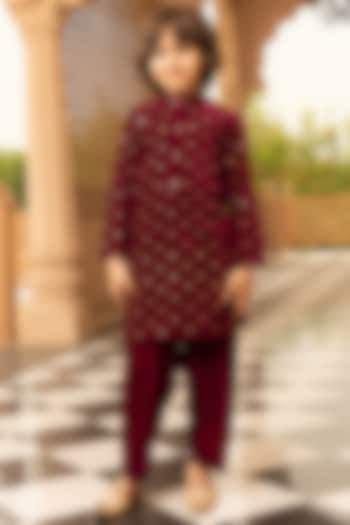 Maroon Velvet Embroidered Kurta Set For Boys by Fayon Kids at Pernia's Pop Up Shop
