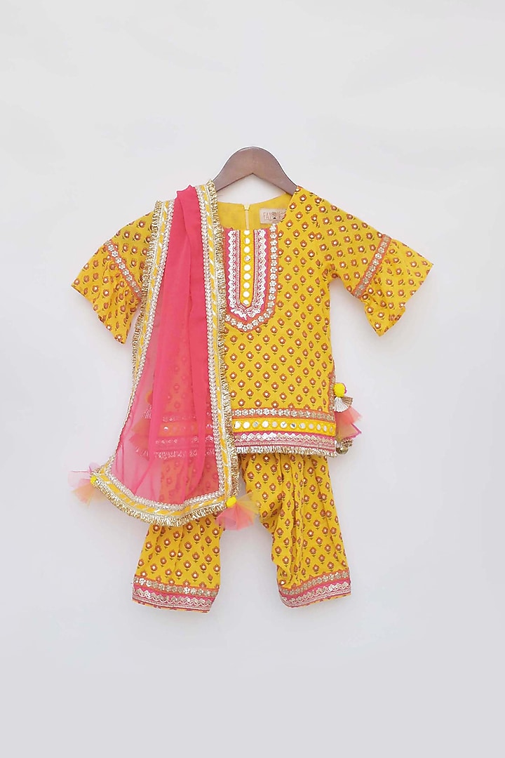 Girl Genda Phool Print Kurta Set - Mustard Yellow