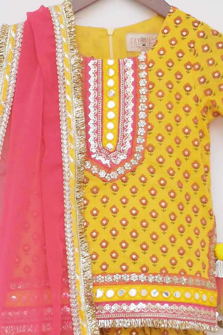 Mustard Yellow Printed Kurta Set For Girls by Fayon Kids at Pernia's Pop Up Shop