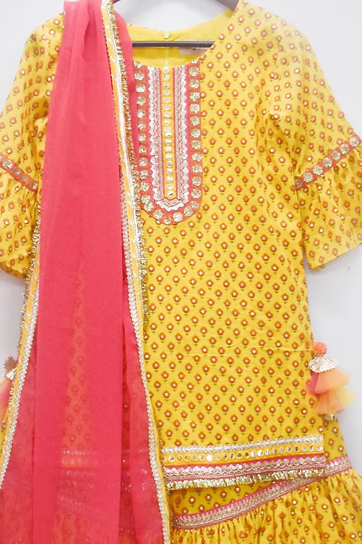 Yellow Printed Sharara Set For Girls by Fayon Kids at Pernia's Pop Up Shop