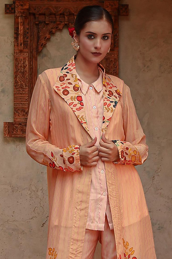 Peach Organza Floral Printed Cape Set by Gazab By Miku Kumar at Pernia's Pop Up Shop
