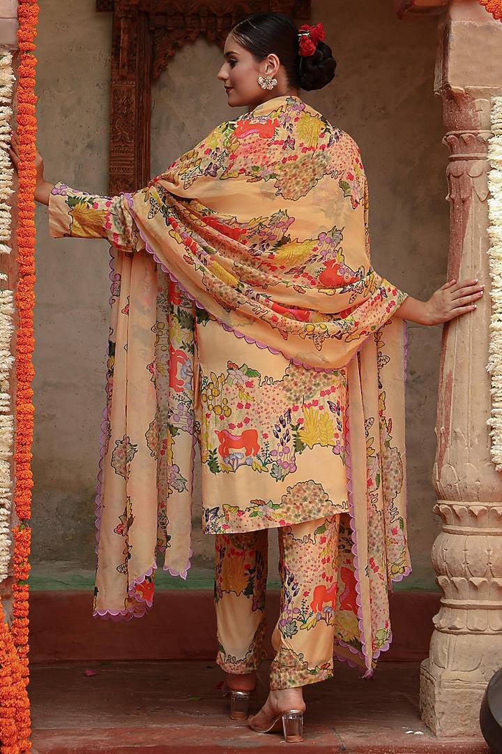 Ivory Muslin Printed Kurta Set by Gazab By Miku Kumar at Pernia's Pop Up Shop