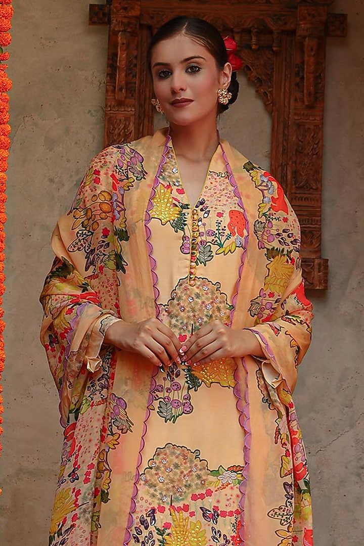 Ivory Muslin Printed Kurta Set by Gazab By Miku Kumar at Pernia's Pop Up Shop