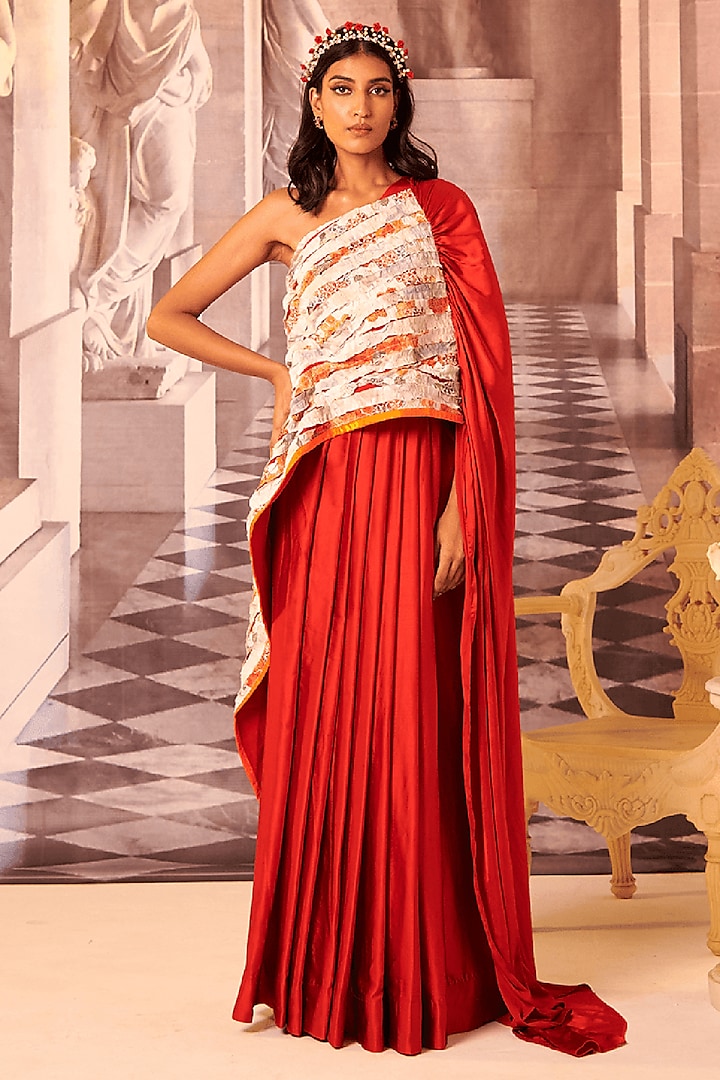 Red Diamond Satin Pre-Draped Saree Set by Gauri Dhawan