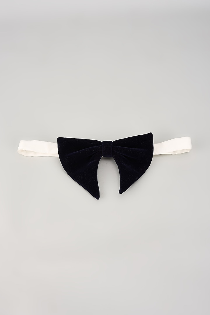 Black Velvet Bow-Tie by Gaurav Gupta Men