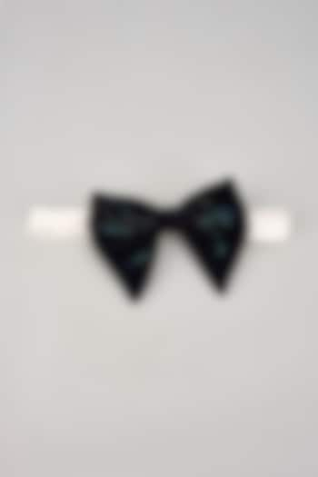 Midnight Blue Velvet Embellished Bow-Tie by Gaurav Gupta Men at Pernia's Pop Up Shop