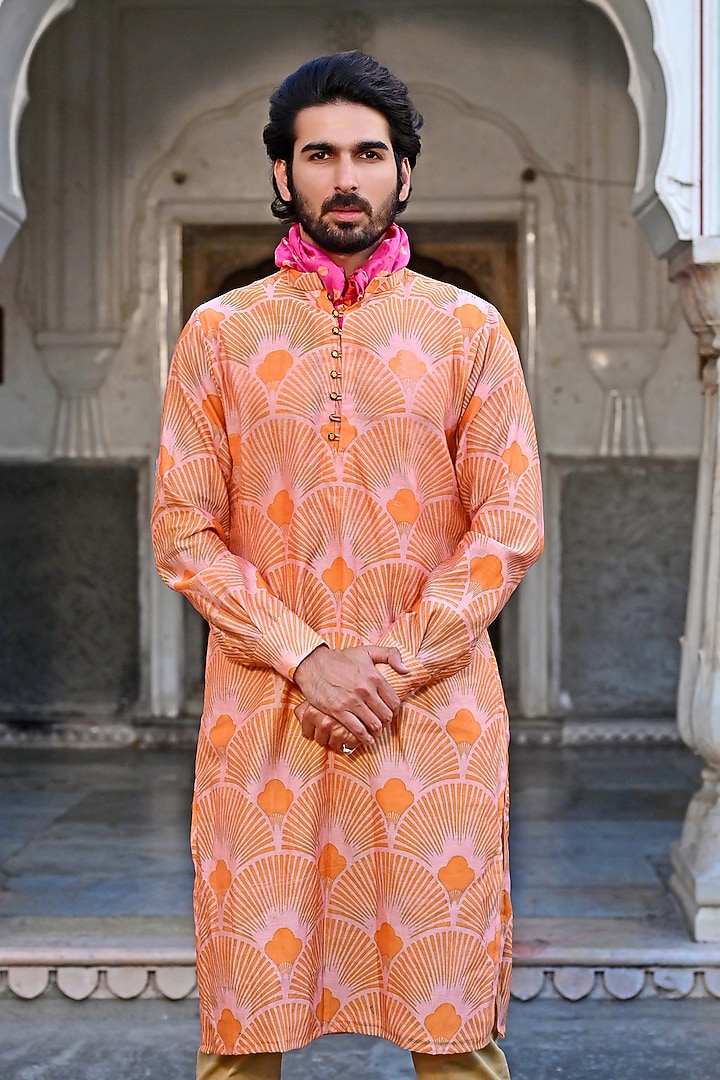 Pink Hand Painted Kurta Set by Gaurav Katta at Pernia's Pop Up Shop