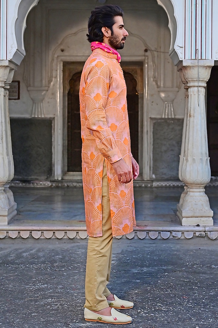 Pink Hand Painted Kurta Set by Gaurav Katta at Pernia's Pop Up Shop