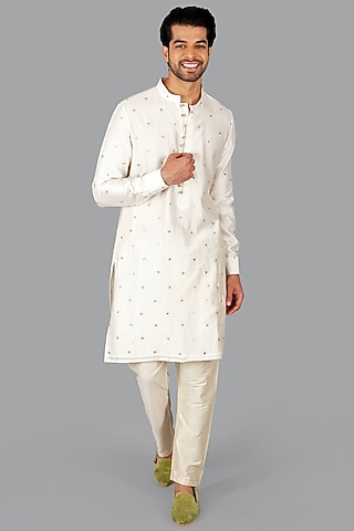 Off-White Chanderi Gota Patti Work Kurta Set by Gaurav Katta