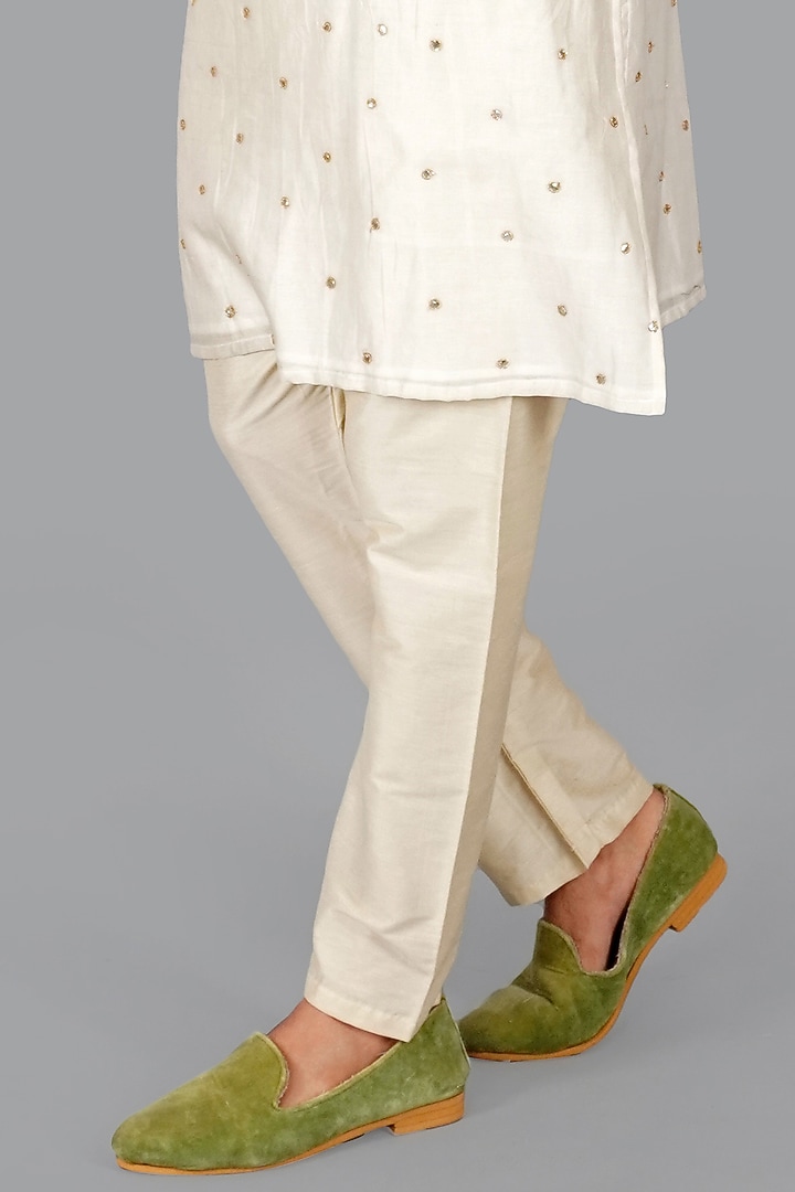 Off-White Chanderi Gota Patti Work Kurta Set by Gaurav Katta at Pernia's Pop Up Shop