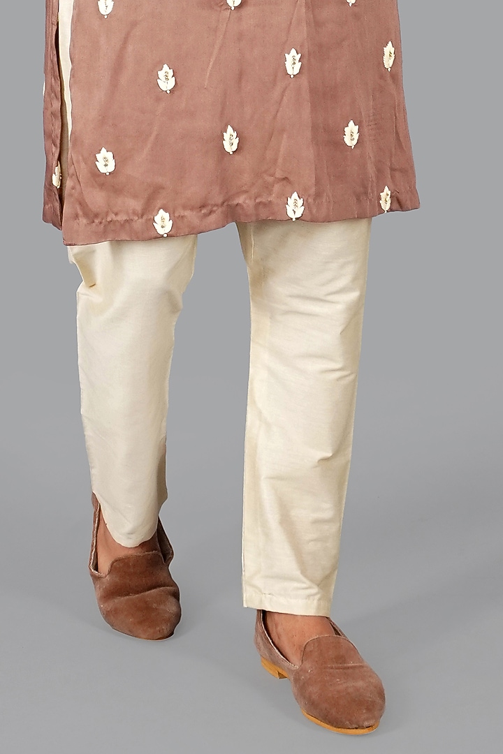 Peach Modal Silk Thread Work Kurta Set by Gaurav Katta at Pernia's Pop Up Shop