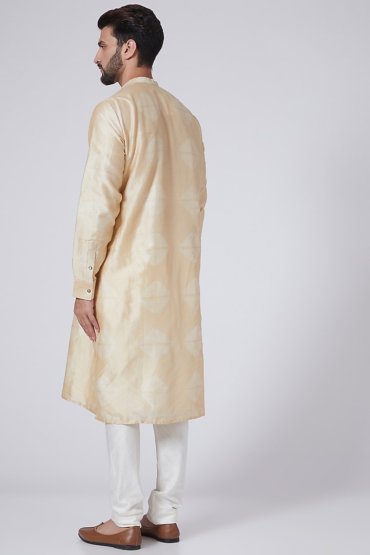 Beige Chikankari Embroidered Kurta by Gaurav Katta at Pernia's Pop Up Shop