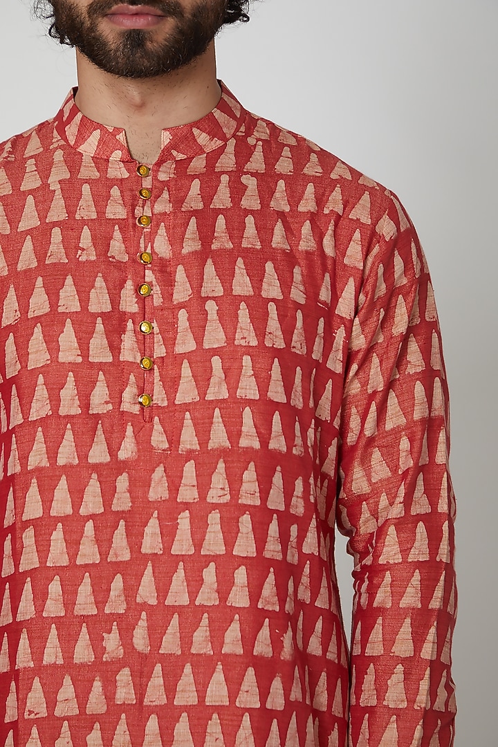 Red Batique Printed Kurta by Gaurav Katta at Pernia's Pop Up Shop