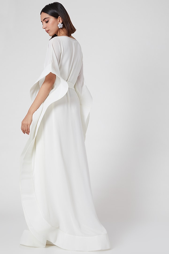 White Kaftan With Boat Neck by Gauri and Nainika at Pernia's Pop Up Shop