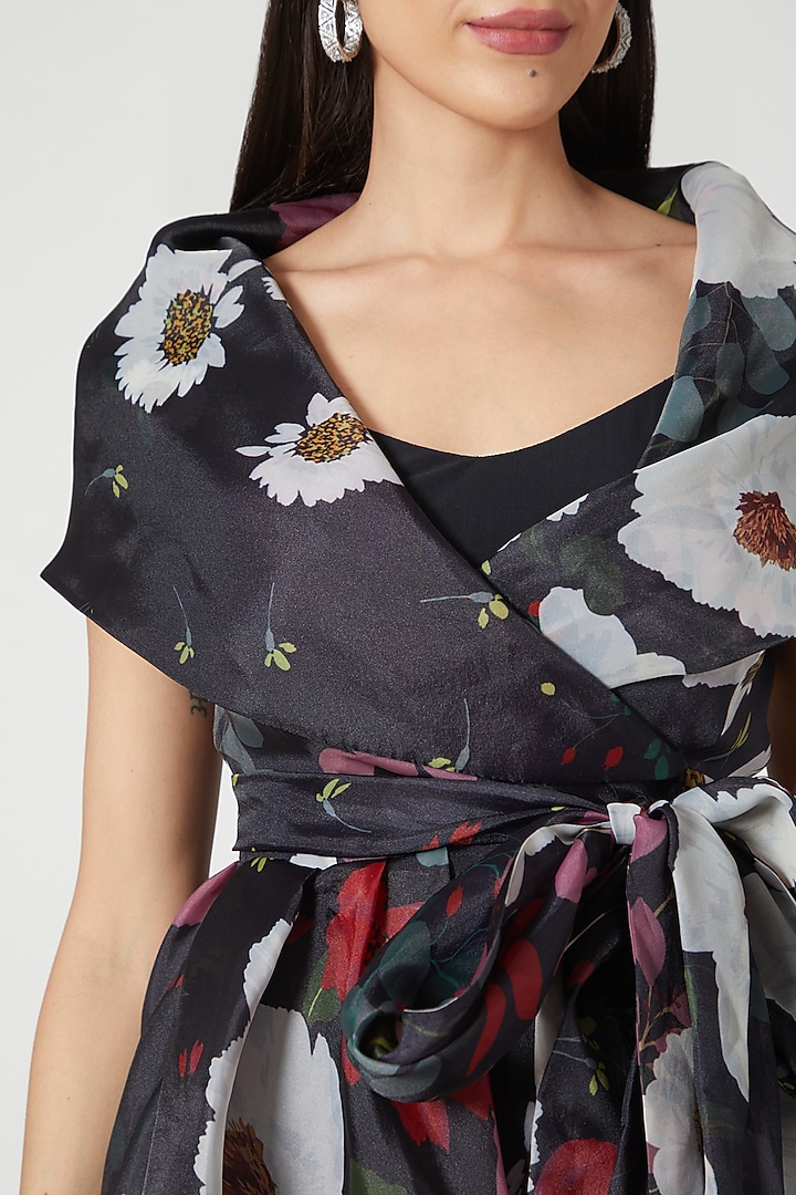 Black Floral Printed Party Wear Dress by Gauri And Nainika at Pernia's Pop Up Shop