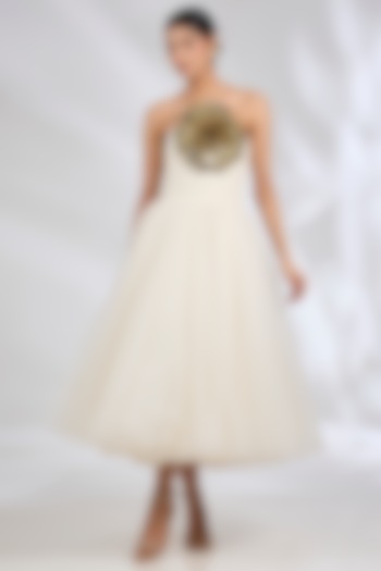 Ivory Tulle Party Wear Dress by Gauri And Nainika at Pernia's Pop Up Shop