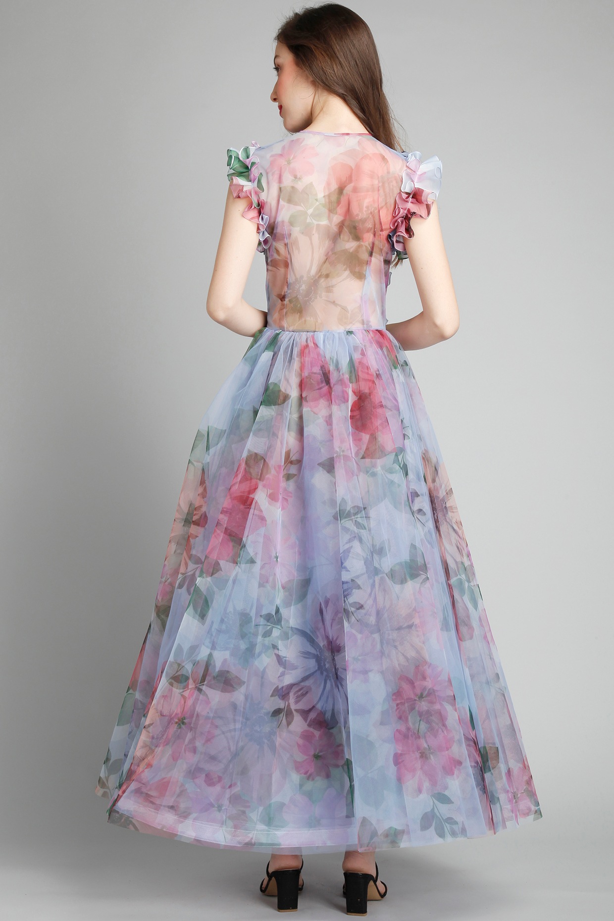Dress made of flowers hi-res stock photography and images - Alamy