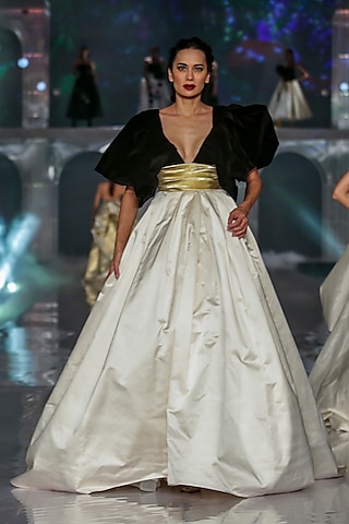 Buy Velvet Gowns For Wedding for Women Online from India's Luxury Designers  2024