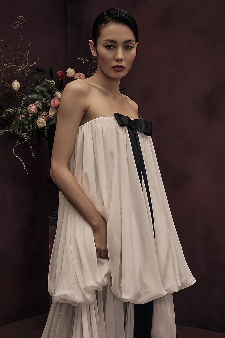Ivory Chiffon Strapless Balloon Bridal Gown by Gauri and Nainika at Pernia's Pop Up Shop