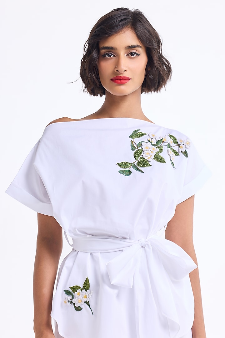 White Poplin Cotton Thread Embroidered Co-Ord Set by Gauri and Nainika at Pernia's Pop Up Shop