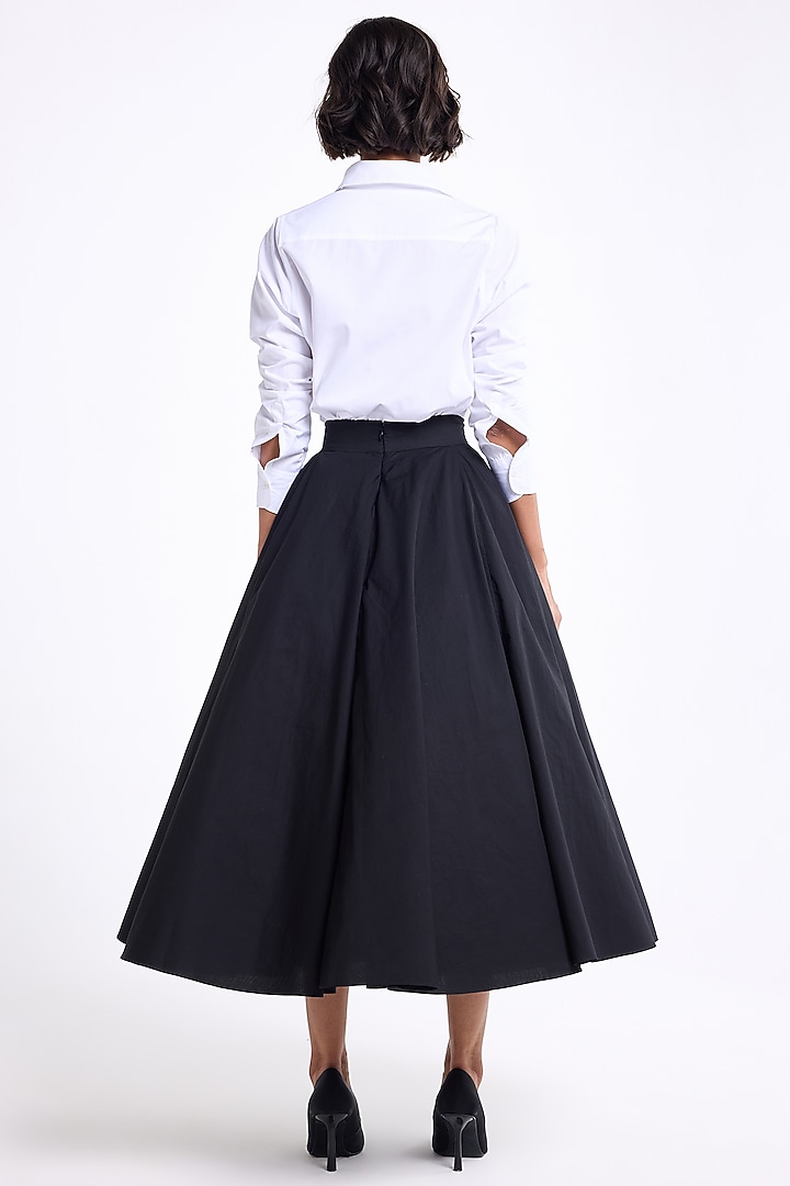 White Poplin Cotton Thread Embroidered Shirt by Gauri and Nainika at Pernia's Pop Up Shop