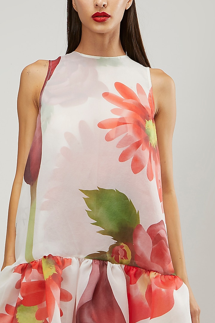 White & Red Printed Gown by Gauri and Nainika at Pernia's Pop Up Shop
