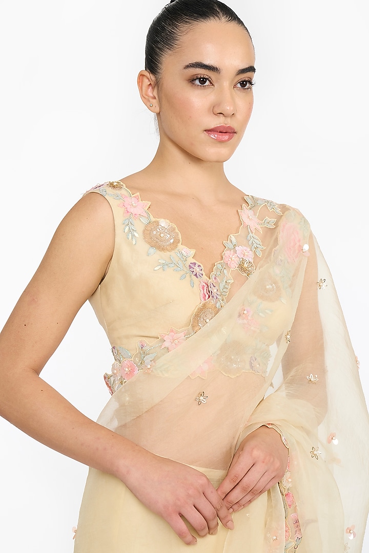 Pale Yellow Silk Organza Embroidered Reception Saree Set by Gauri And Nainika at Pernia's Pop Up Shop