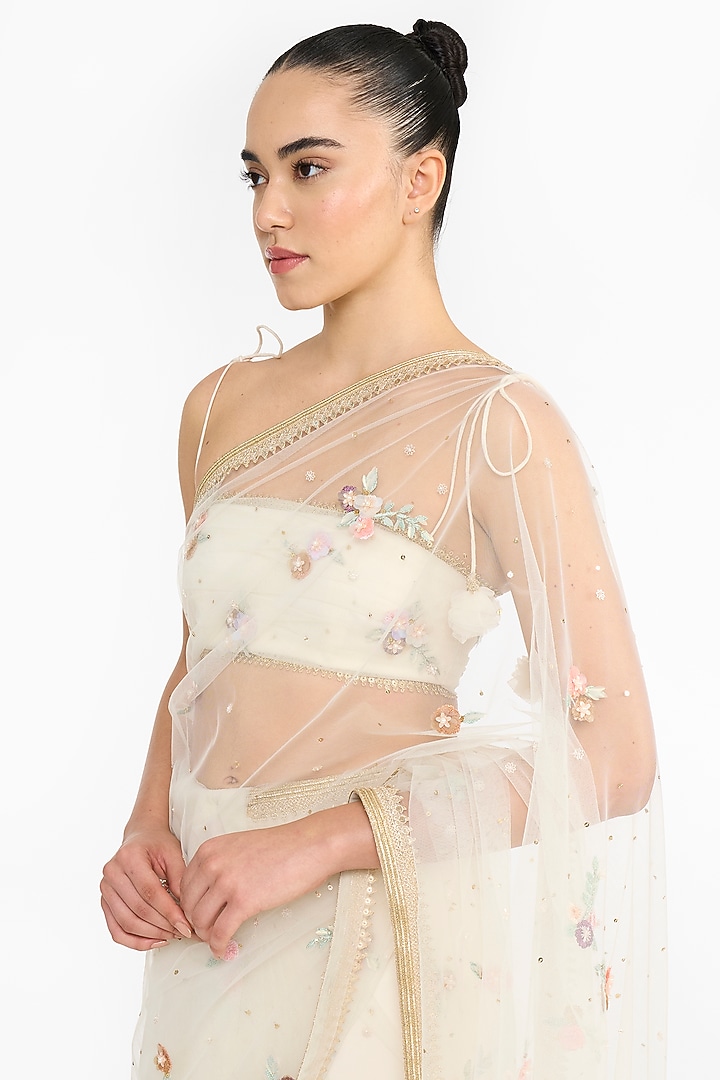 Ivory Tulle Embroidered Reception Saree Set by Gauri And Nainika at Pernia's Pop Up Shop