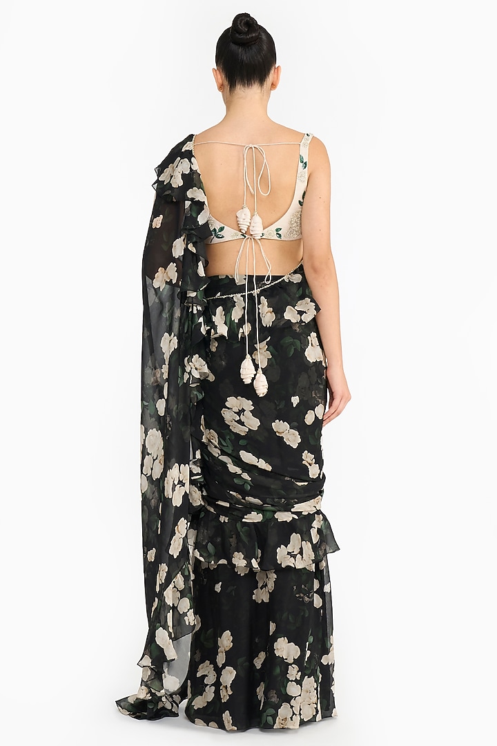 Ivory Chiffon Rose Printed Reception Saree Set by Gauri And Nainika at Pernia's Pop Up Shop