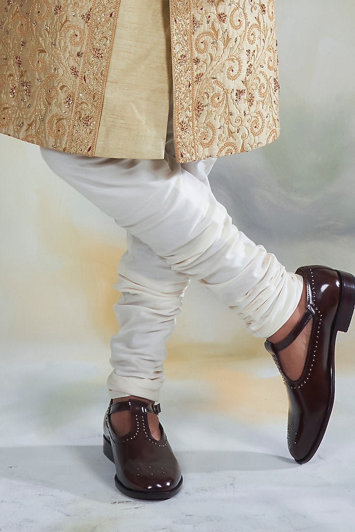 Golden Embroidered Groom Sherwani Set by Gargee Designers at Pernia's Pop Up Shop