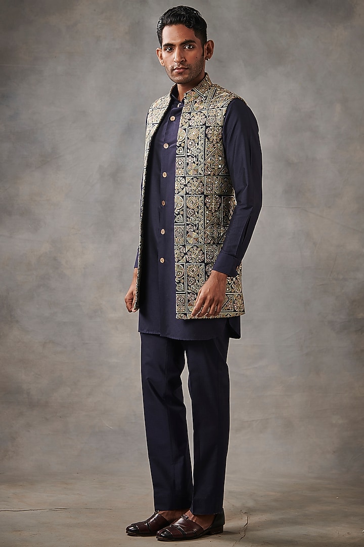 Navy Blue Embroidered Indowestern Set by Gargee Designers at Pernia's Pop Up Shop