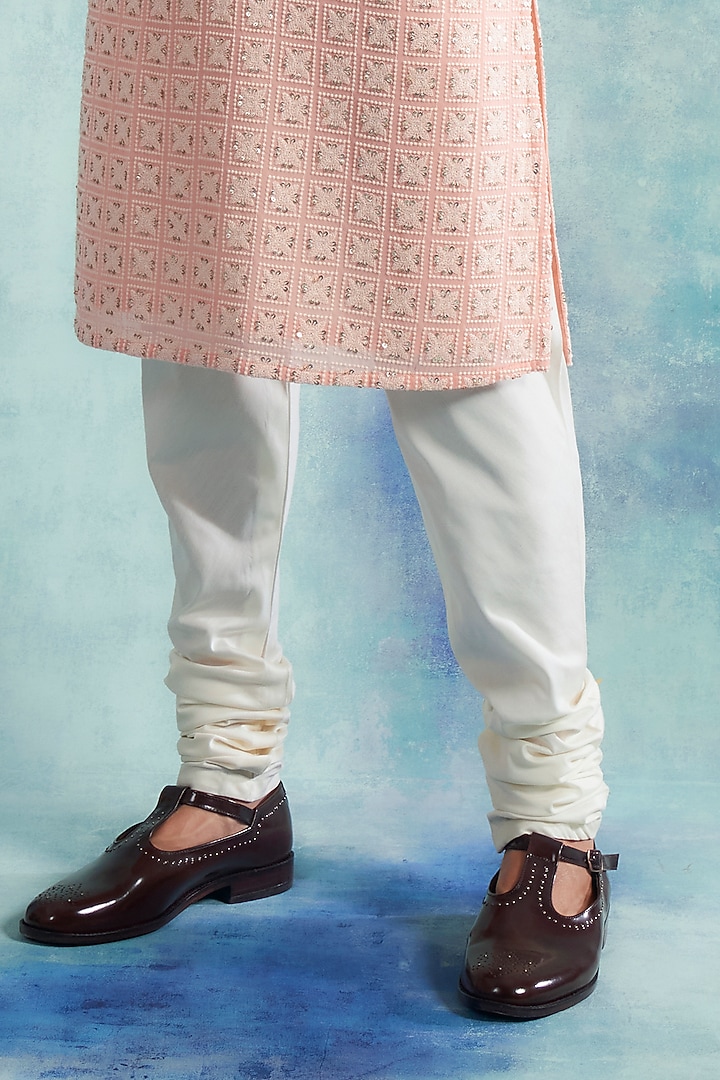 Peach Embroidered Kurta Set by Gargee Designers at Pernia's Pop Up Shop