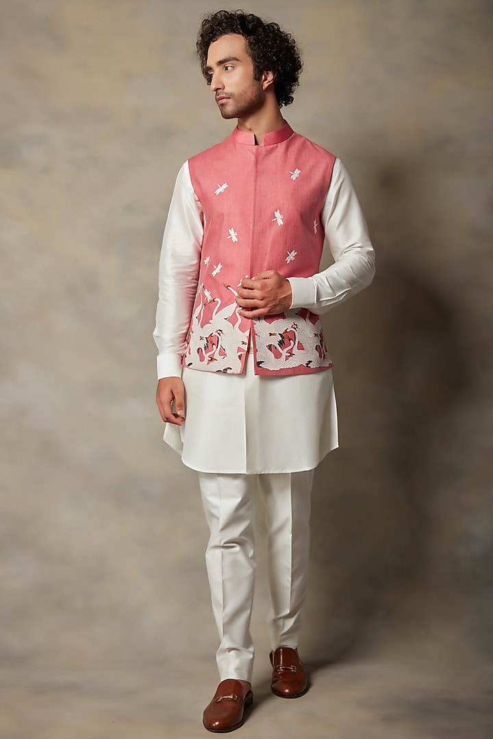 Pink Moonga Silk Embellished Bundi Set by Gargee Designers at Pernia's Pop Up Shop