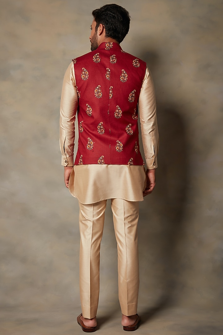 Red Printed Bundi Jacket With Kurta Set by Gargee Designers at Pernia's Pop Up Shop