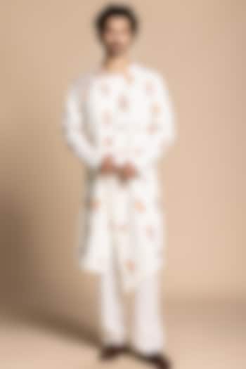 Ivory Polyester Floral Embroidered Kurta Set by Gargee Designers at Pernia's Pop Up Shop
