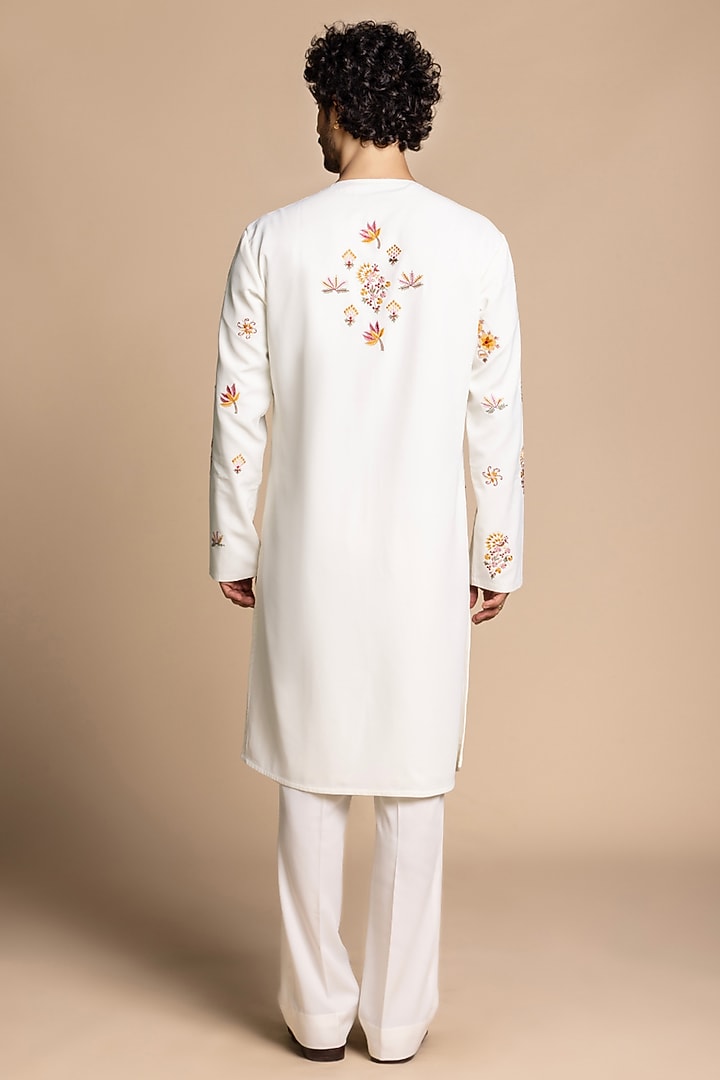 Ivory Polyester Floral Embroidered Kurta Set by Gargee Designers at Pernia's Pop Up Shop