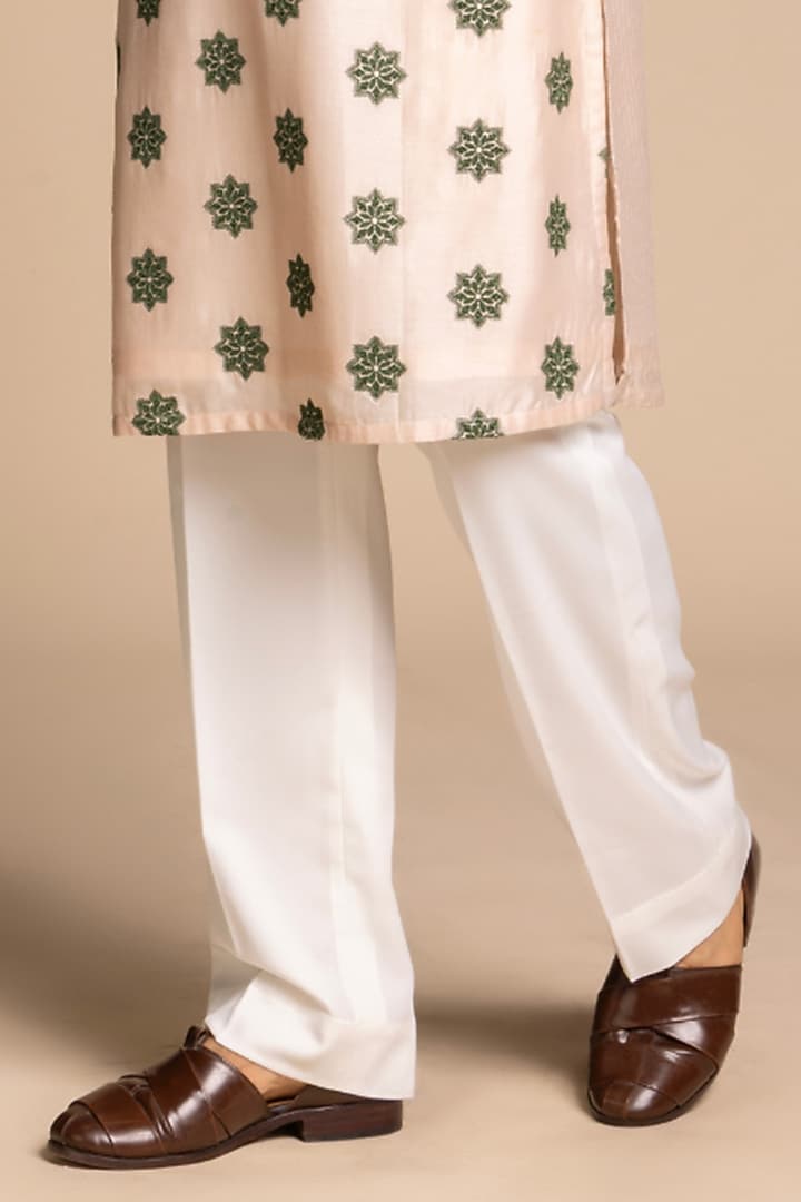 Blush Pink Chanderi Silk Floral Embroidered Kurta Set by Gargee Designers at Pernia's Pop Up Shop