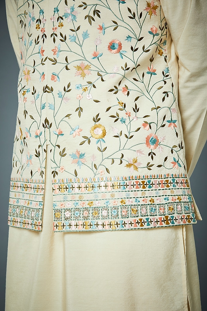 Ivory Cotton Silk Floral Machine Embroidered Bundi Jacket Set by Gargee Designers at Pernia's Pop Up Shop