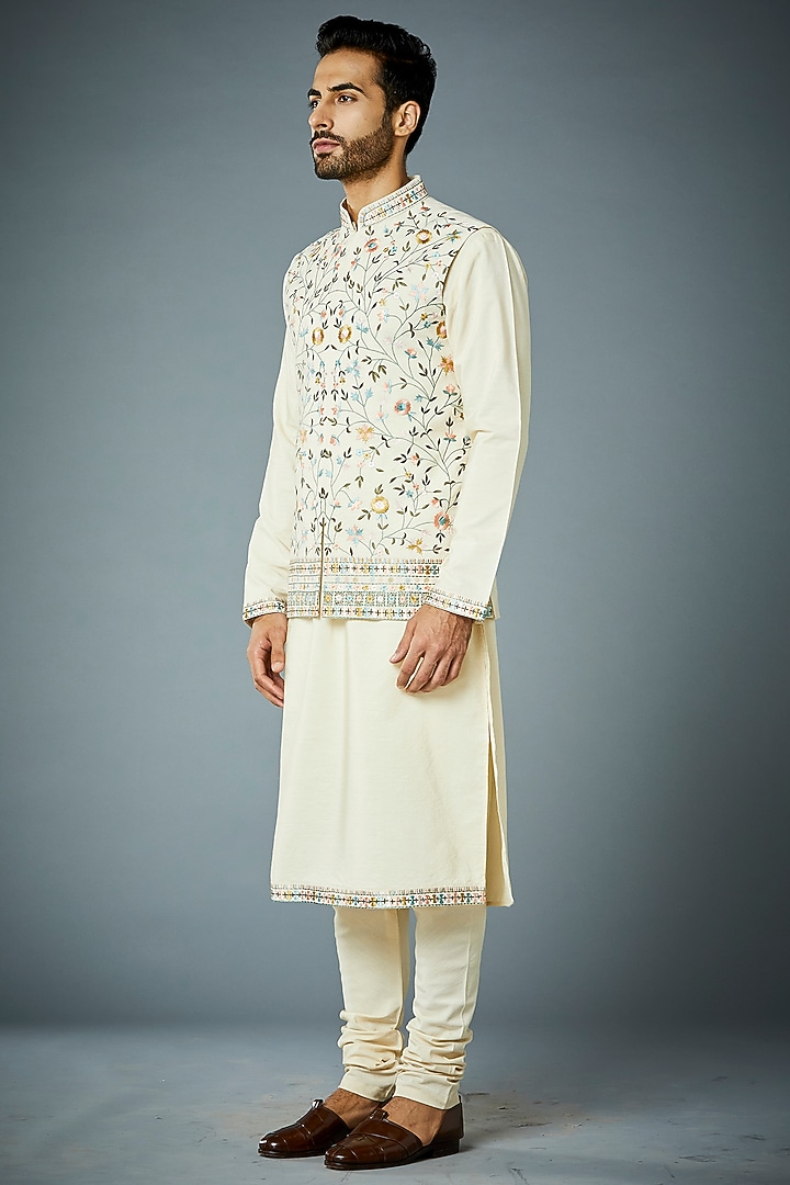 Ivory Cotton Silk Floral Machine Embroidered Bundi Jacket Set by Gargee Designers at Pernia's Pop Up Shop