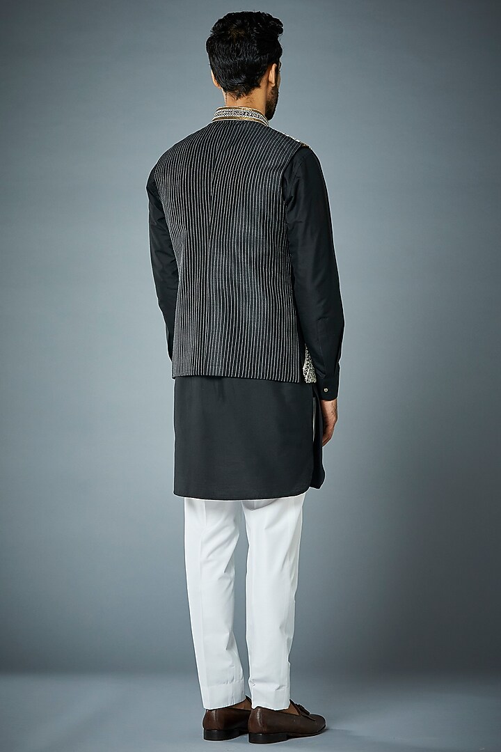 Black Thread Embroidered Bundi Jacket With Kurta Set by Gargee Designers at Pernia's Pop Up Shop