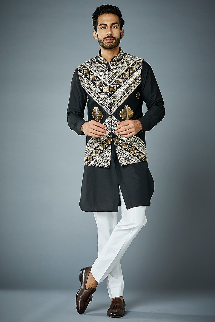 Black Thread Embroidered Bundi Jacket With Kurta Set by Gargee Designers at Pernia's Pop Up Shop