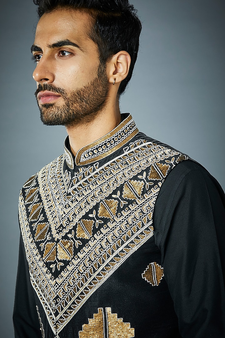 Black Thread Embroidered Bundi Jacket With Kurta Set by Gargee Designers at Pernia's Pop Up Shop