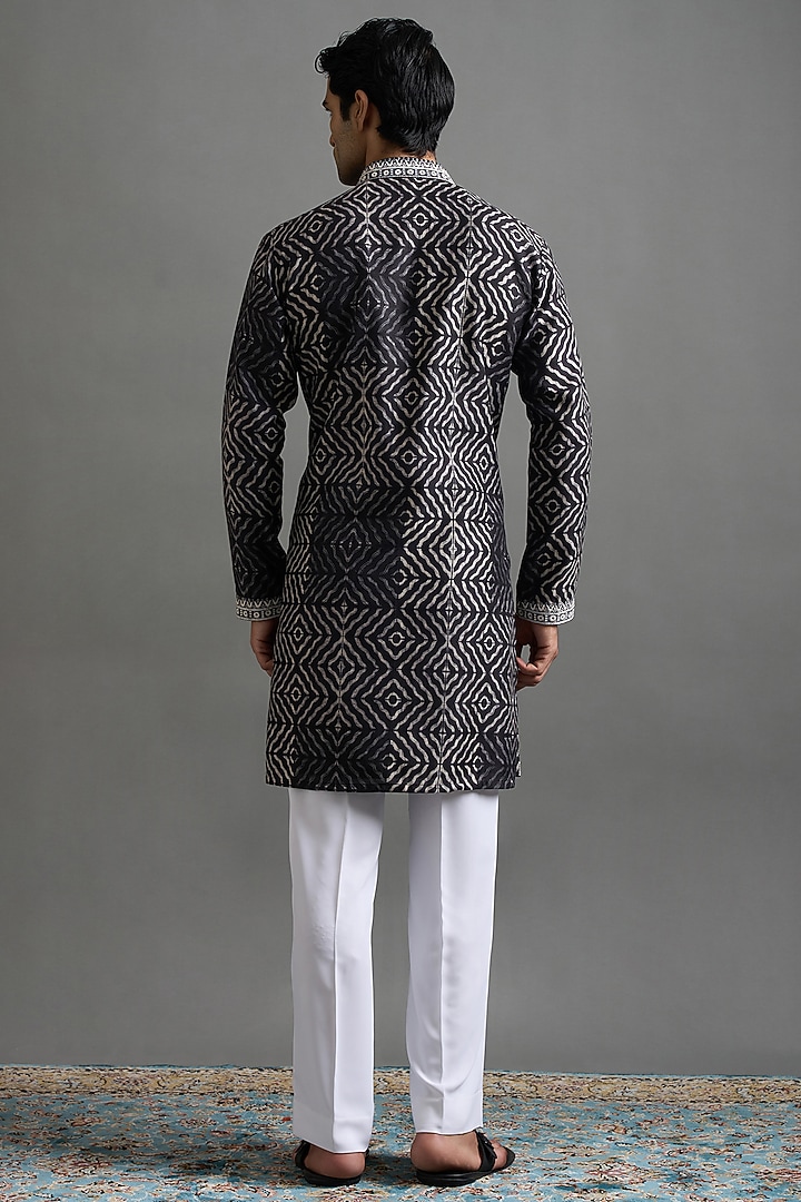 Black Pink Chanderi Silk Printed & Embroidered Kurta Set by Gargee Designers at Pernia's Pop Up Shop