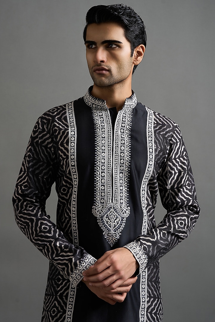 Black Pink Chanderi Silk Printed & Embroidered Kurta Set by Gargee Designers at Pernia's Pop Up Shop