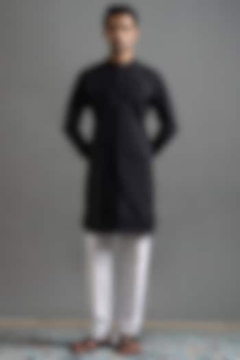 Black Chanderi Silk Thread Embroidered Bundi Jacket Set by Gargee Designers at Pernia's Pop Up Shop