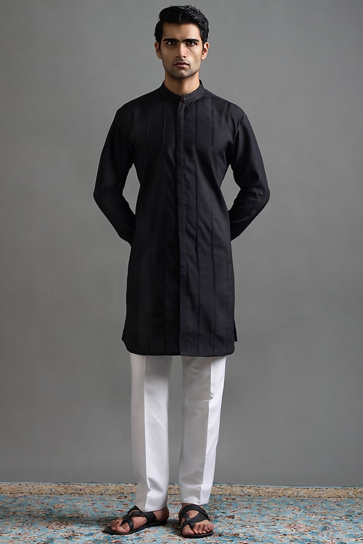 Black Chanderi Silk Thread Embroidered Bundi Jacket Set by Gargee Designers at Pernia's Pop Up Shop