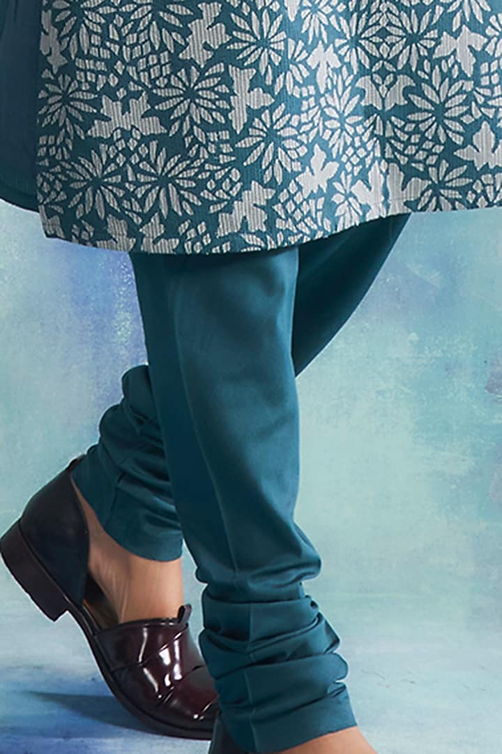 Paisley Blue Applique Embroidered Kurta Set by Gargee Designers at Pernia's Pop Up Shop