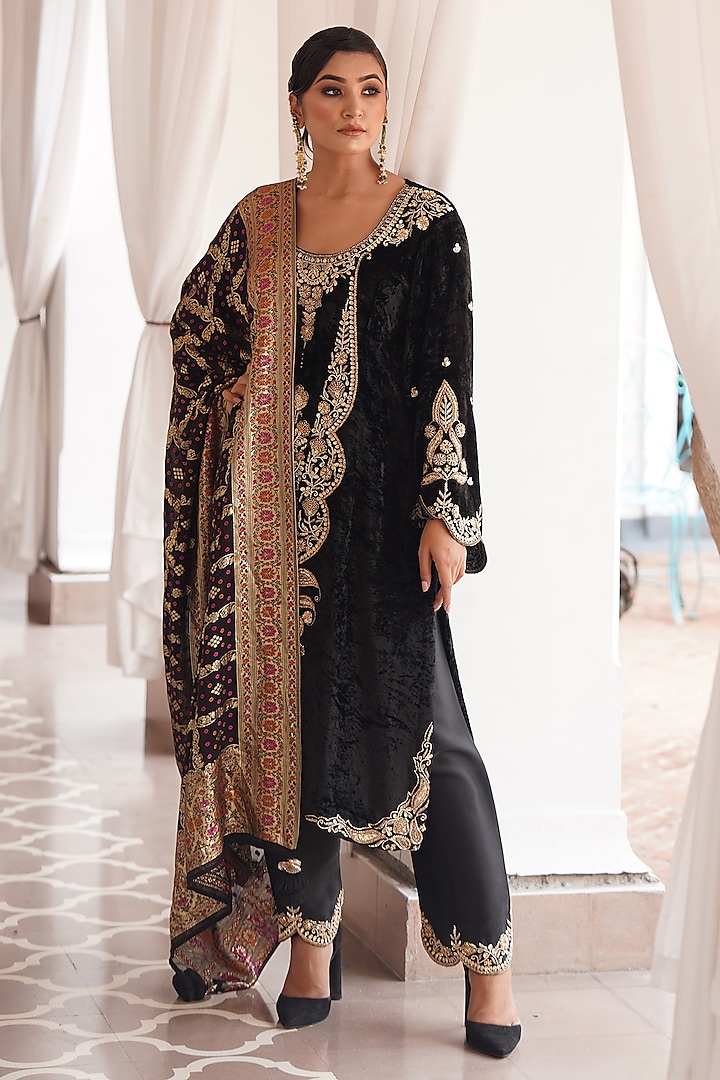 Black Silk Velvet Zardosi Hand Embroidered Kurta Set by Gul by Aishwarya at Pernia's Pop Up Shop