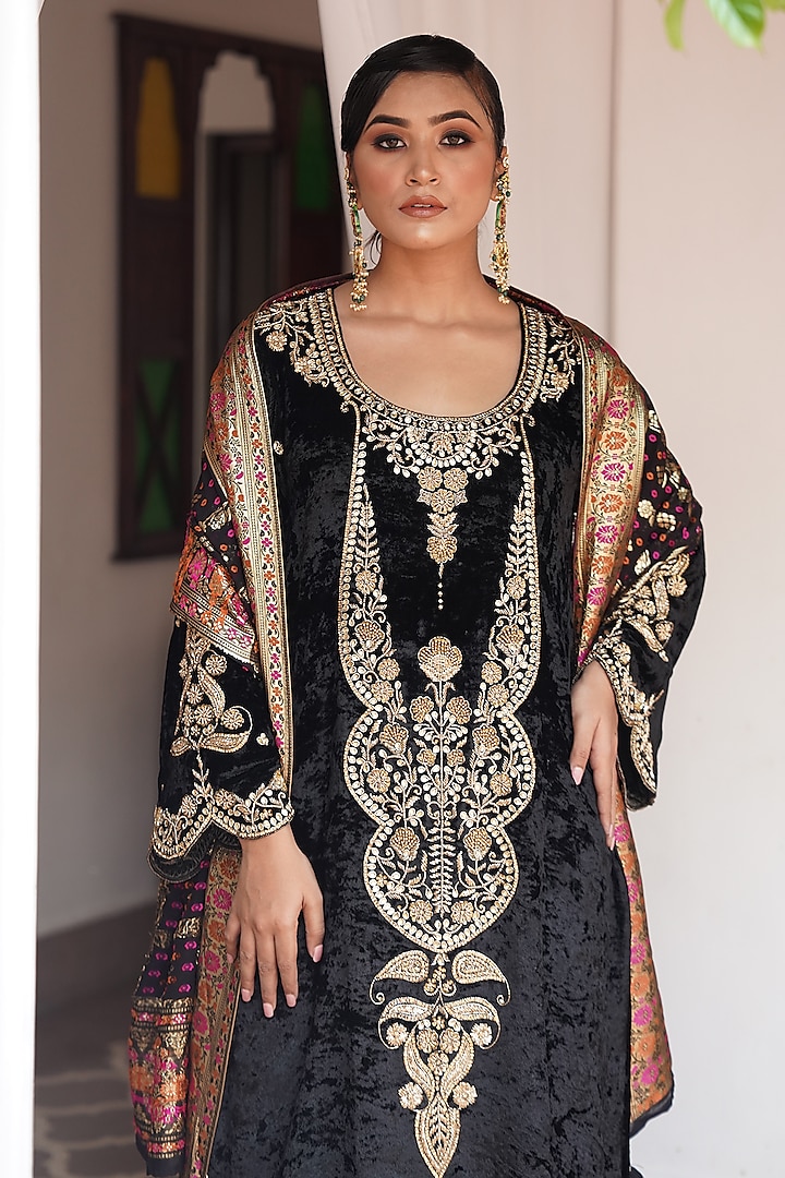 Black Silk Velvet Zardosi Hand Embroidered Kurta Set by Gul by Aishwarya at Pernia's Pop Up Shop