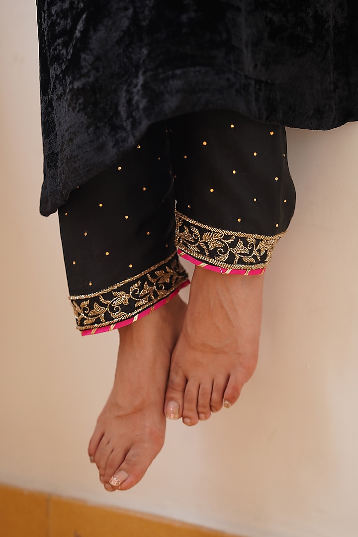 Black Velvet Aari & Zardosi Hand Embroidered Kurta Set by Gul by Aishwarya at Pernia's Pop Up Shop